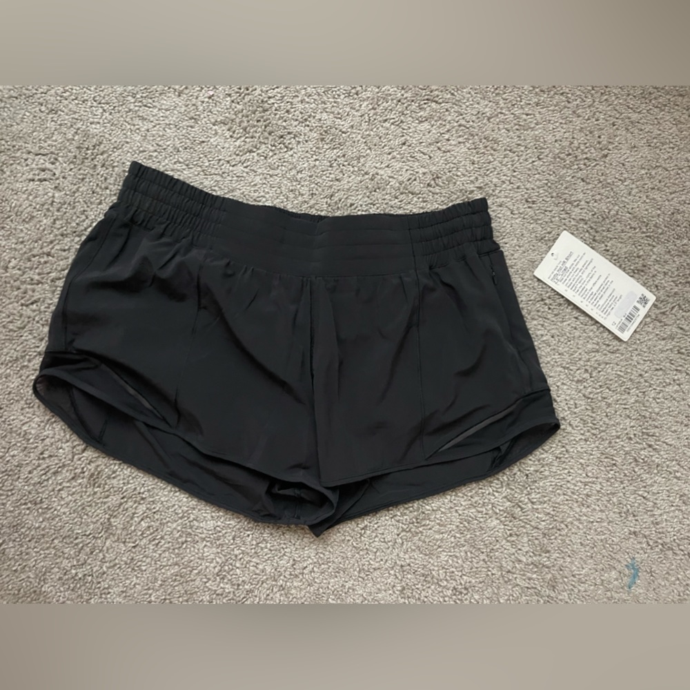 Lululemon 2.5 hotty hot high rise shorts